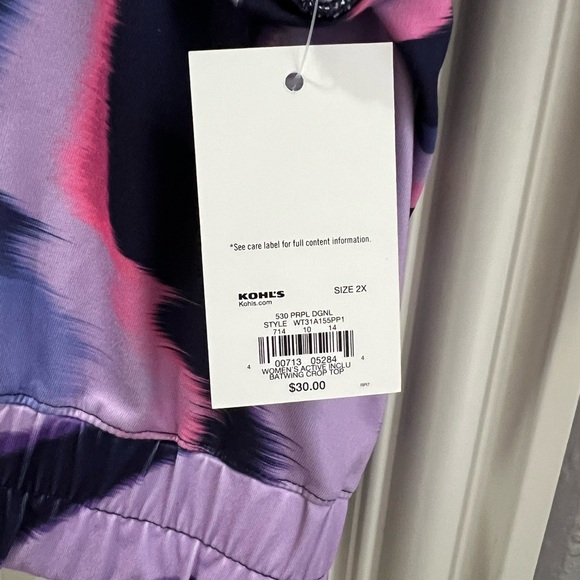 SALE‼️2 DAYS ONLY TEK GEAR Batwing Crop Top Size 2X NEW WITH TAGS (regularly $30 - Picture 5 of 5